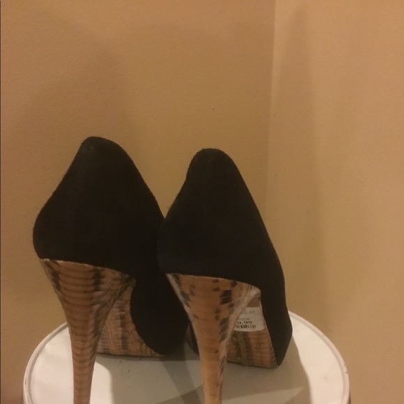 Michael Kors Platform Pump - Sale! - Picture 3 of 5